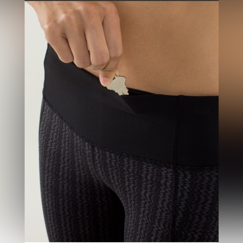 Lululemon Gather & Crow Crop
Ziggy Wee September Black / Black size 6 - Picture 3 of 10